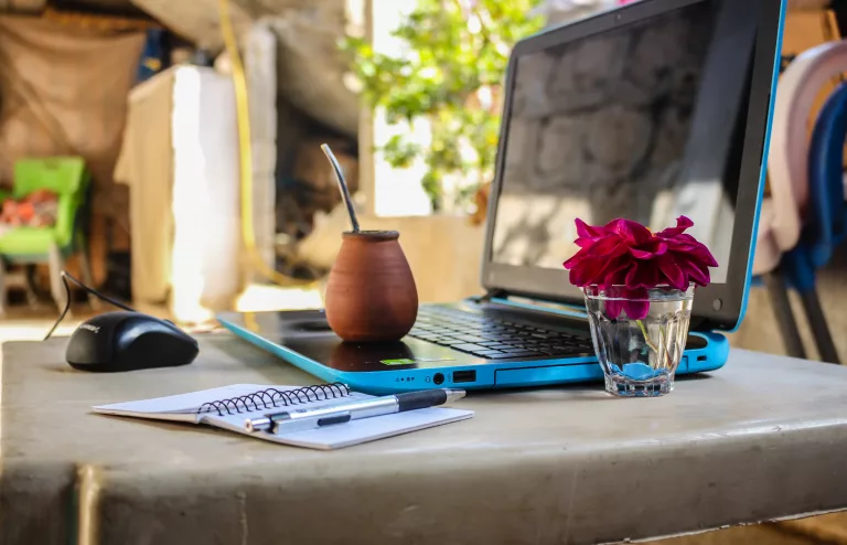 A Guide to Travel and Work Remotely